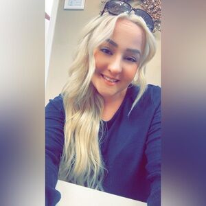 ✨MEET YOUR POSHER ✨